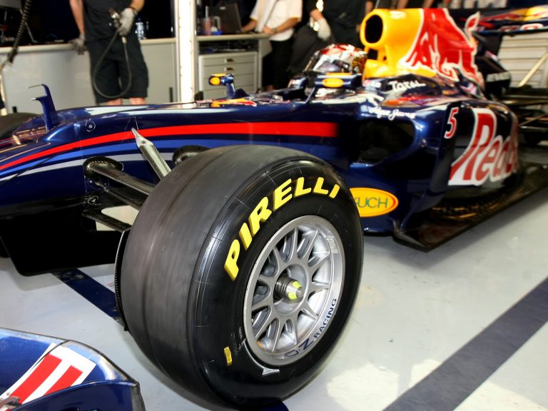 kakaya-model-shin-luchshe-letom-bridgestone-ili-pirelli8