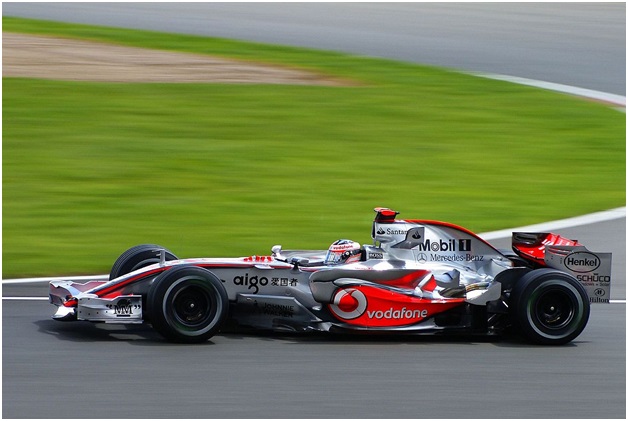 Использование дисков Enkei в гонках Формула-1 на автомобиле McLaren